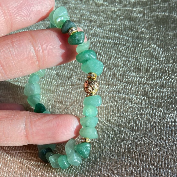 Green stone rough crystal beaded bracelet - Picture 3 of 5